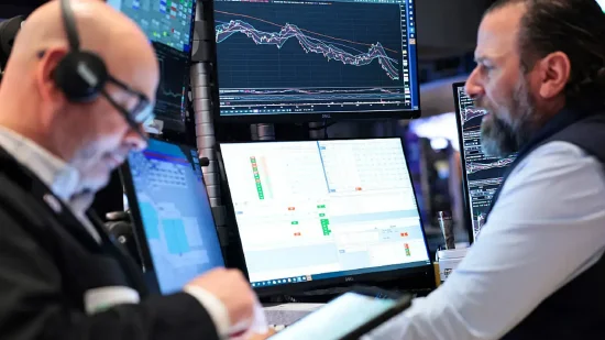  纳指强势反弹背后的三重驱动力：技术极客的深度复盘与实战方法论 股票财经