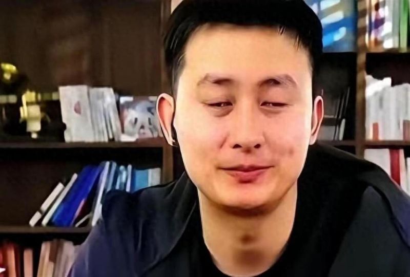  灰色头像背后的系统重构：武亮复播技术复盘与数据密码 新闻