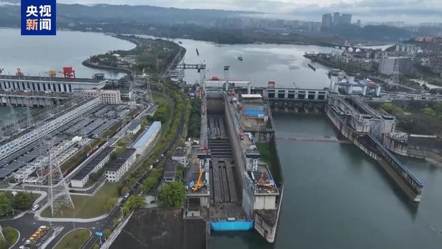  硬核技术突破：自主研发同步顶升系统重塑船闸检修工艺 新闻