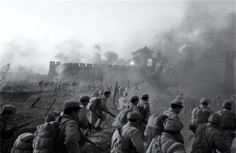  【战略复盘】粟裕“抗命”真相：一个月延迟背后的军事运筹密码 新闻