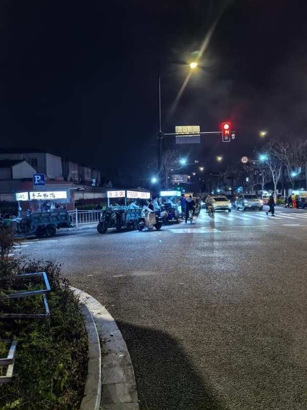 城市治理精细化进程的深层困境:龙联路夜间占道经营问题的系统性剖析与对策研究 新闻 城市治理精细化进程的深层困境:龙联路夜间占道经营问题的系统性剖析与对策研究 新闻