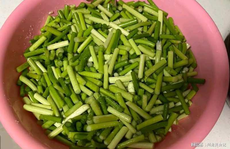  【深度拆解】蒜苔炒制核心壁垒：蜡质层结构与热传导机制的科学解析 家电市场