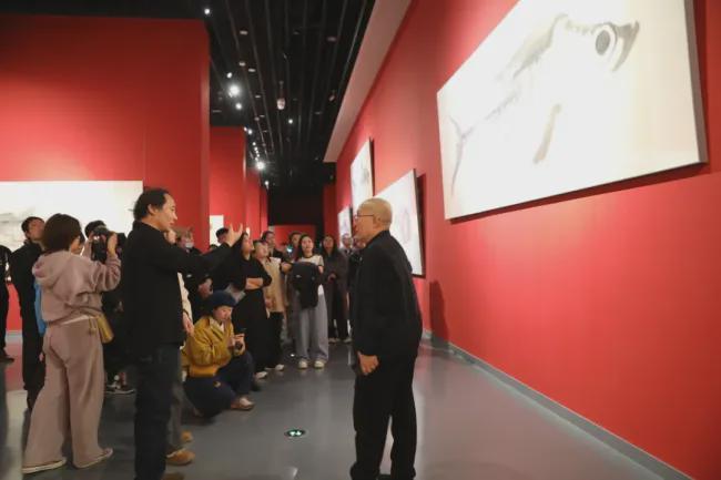 从“符号”到“水墨主角”:周京新画鱼的笔墨觉醒之路 文化旅游