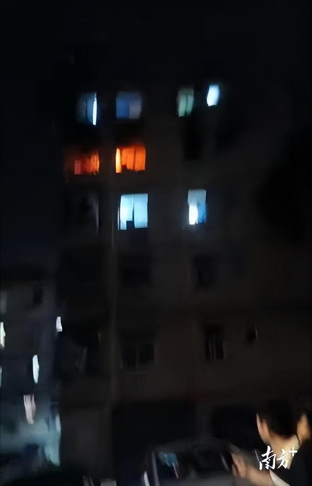 应急响应机制下的骑手担当:深圳火灾救援的专业逻辑与制度启示 新闻 应急响应机制下的骑手担当:深圳火灾救援的专业逻辑与制度启示 新闻 应急响应机制下的骑手担当:深圳火灾救援的专业逻辑与制度启示 新闻